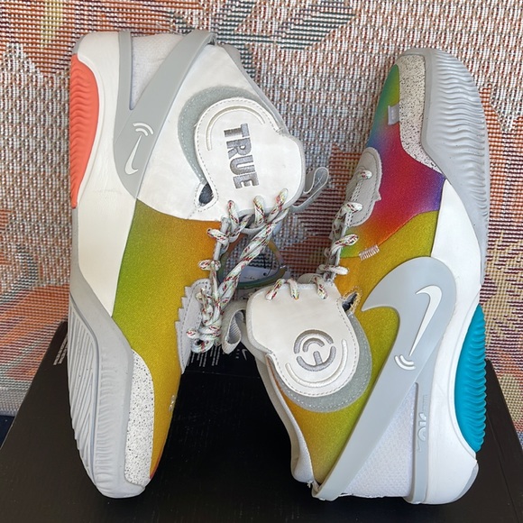 Nike Men’s Air Deldon Be True
Basketball Shoes
Summit White/Summit White - Picture 14 of 16